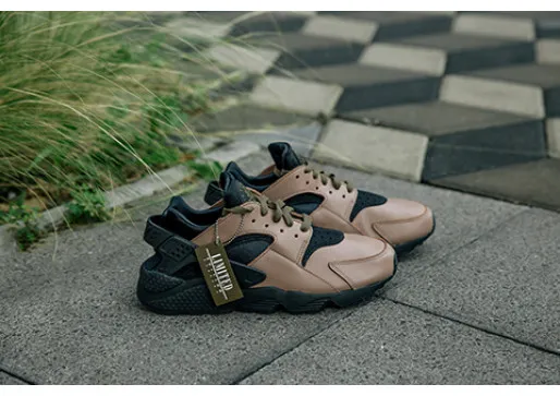 Nike Air Huarache “Toadstool”