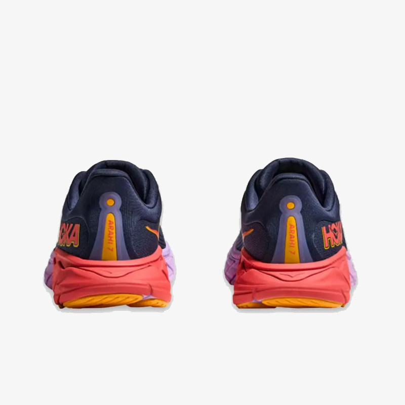 HOKA Arahi 7 