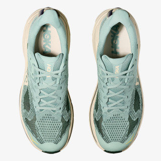 HOKA Challenger 8 