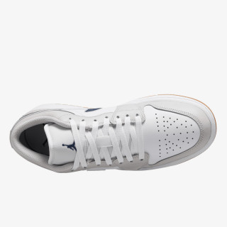 NIKE AIR JORDAN 1 LOW 