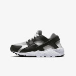NIKE Huarache Run 
