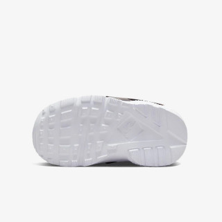 NIKE Huarache Run 
