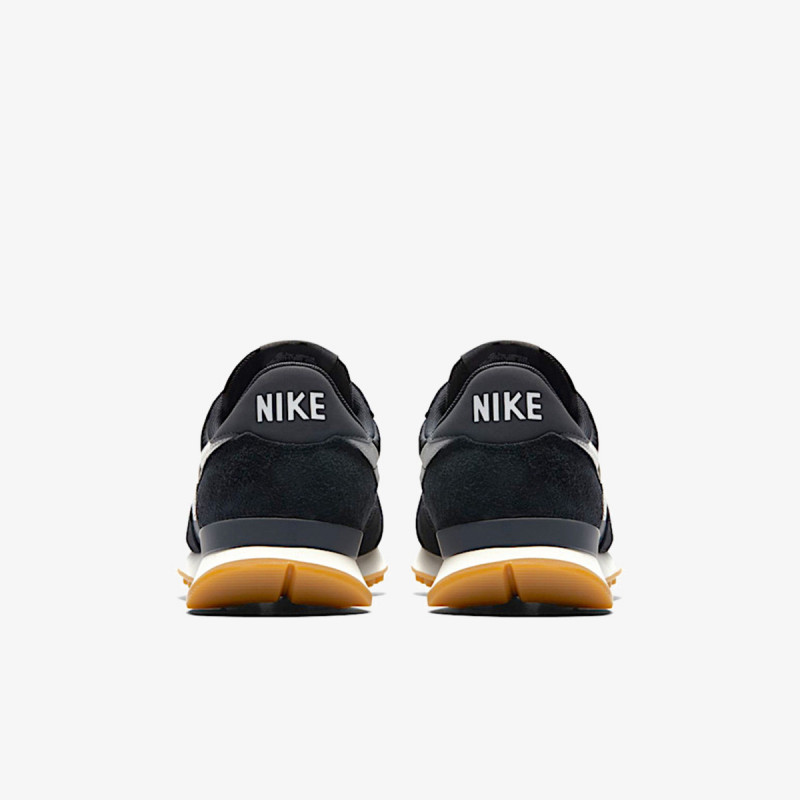 NIKE WMNS INTERNATIONALIST 