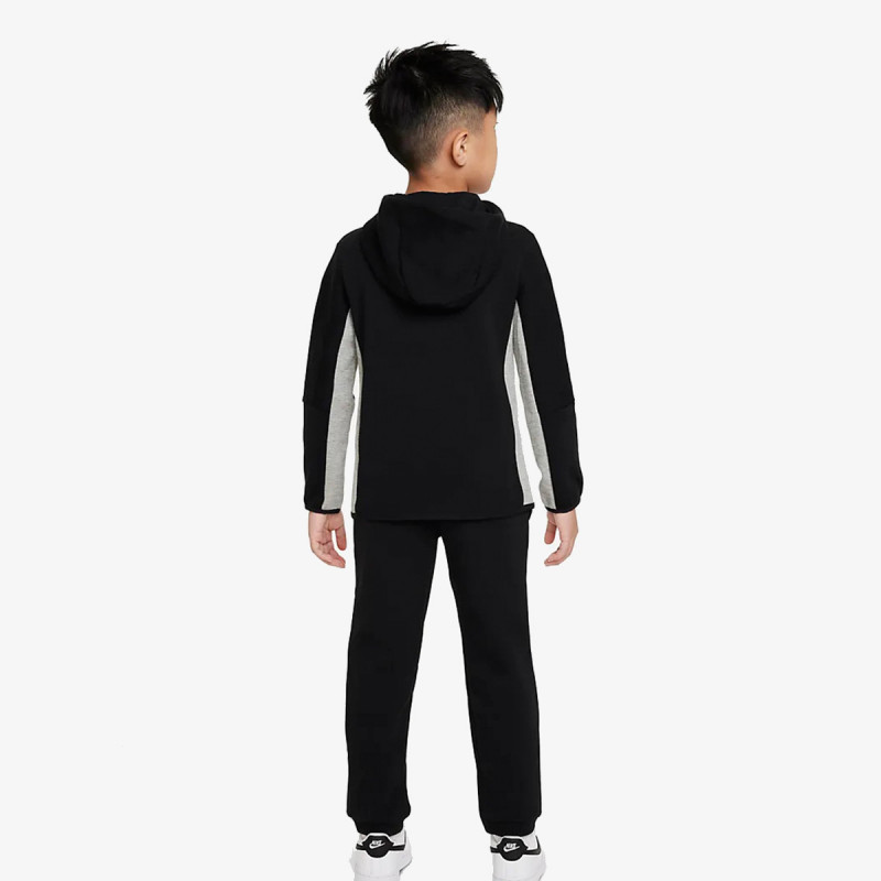 NIKE SPORTSWEAR TECH 