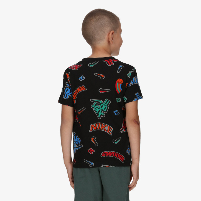 NIKE NKB VARZITY AOP TEE 