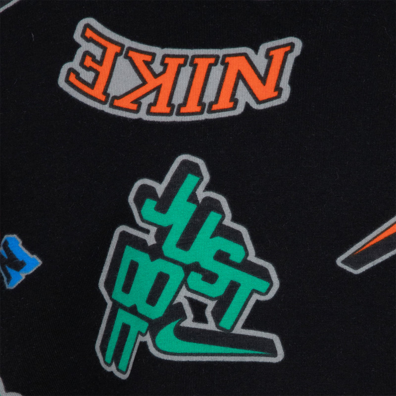 NIKE NKB VARZITY AOP TEE 