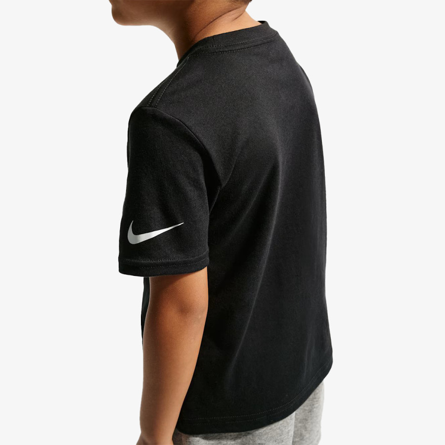 NIKE NKB I AM SPORT BOXY GRAPHIC TE 