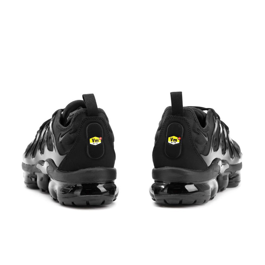 NIKE Air VaporMax Plus 
