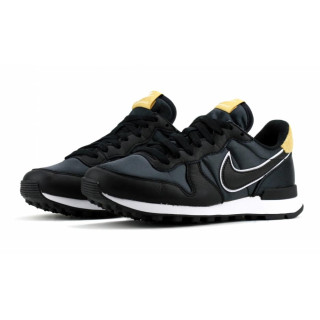 NIKE W INTERNATIONALIST HEAT 