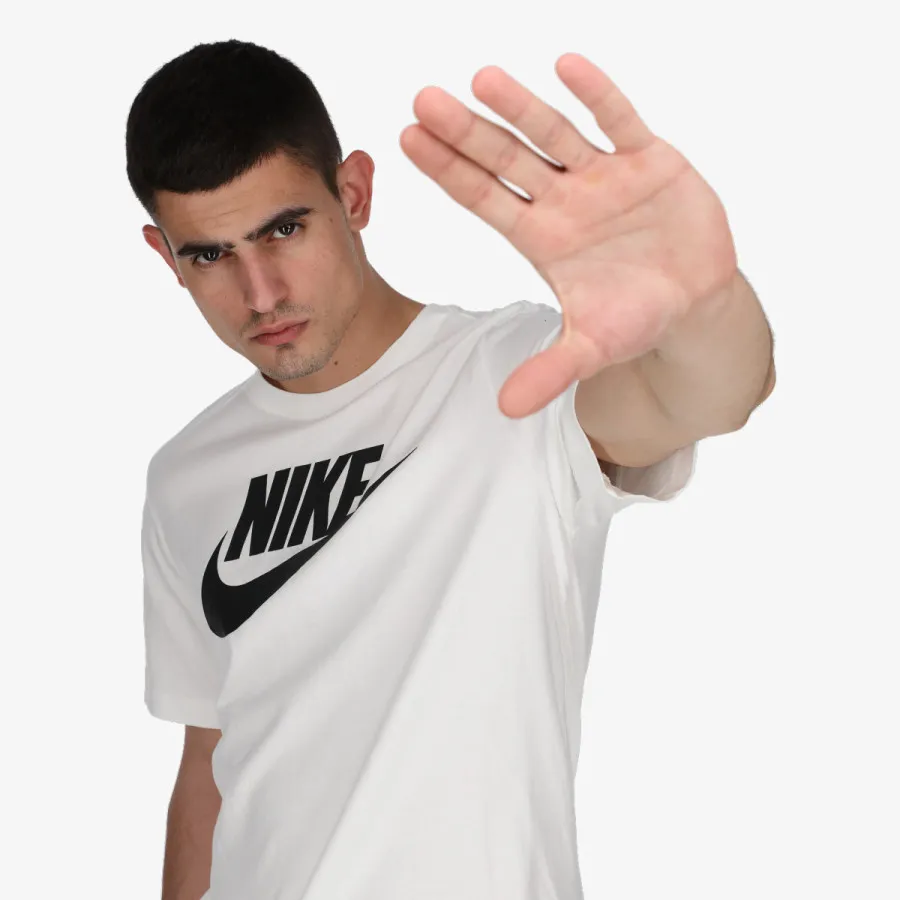 NIKE Sportswear Futura 