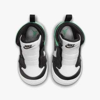 NIKE Jordan 1 
