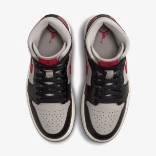 NIKE Air Jordan 1 