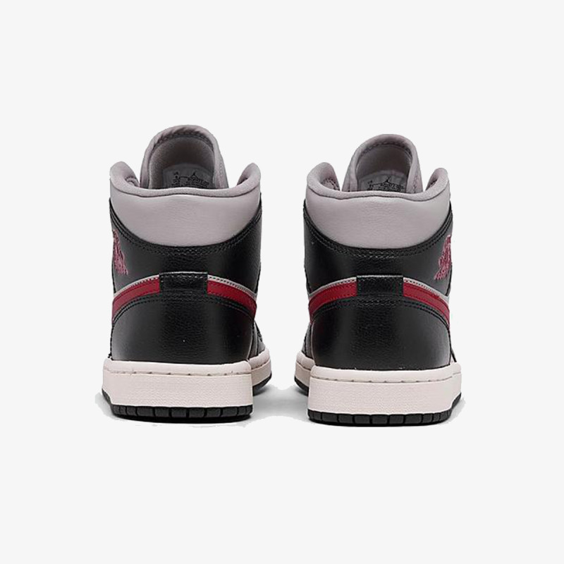 NIKE Air Jordan 1 