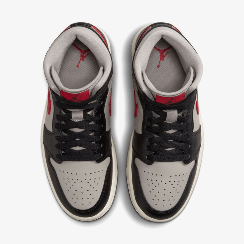 NIKE Air Jordan 1 