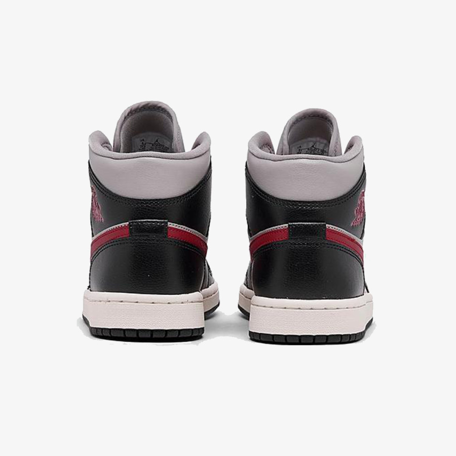 NIKE Air Jordan 1 