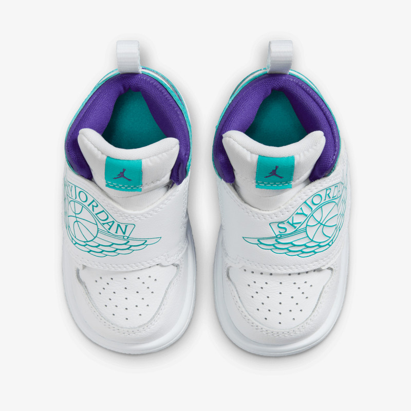 NIKE Sky Jordan 1 