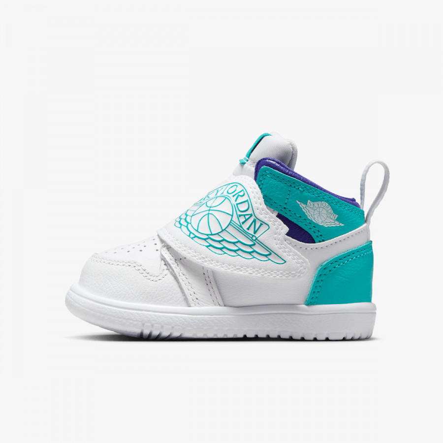 NIKE Sky Jordan 1 