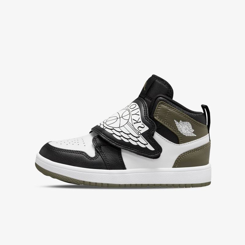 NIKE Sky Jordan 1 