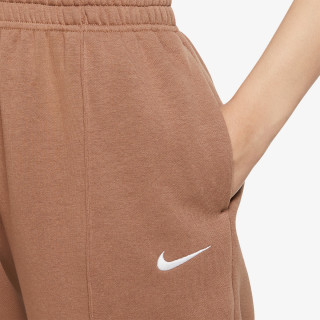 NIKE Sportswear Essential Collection 