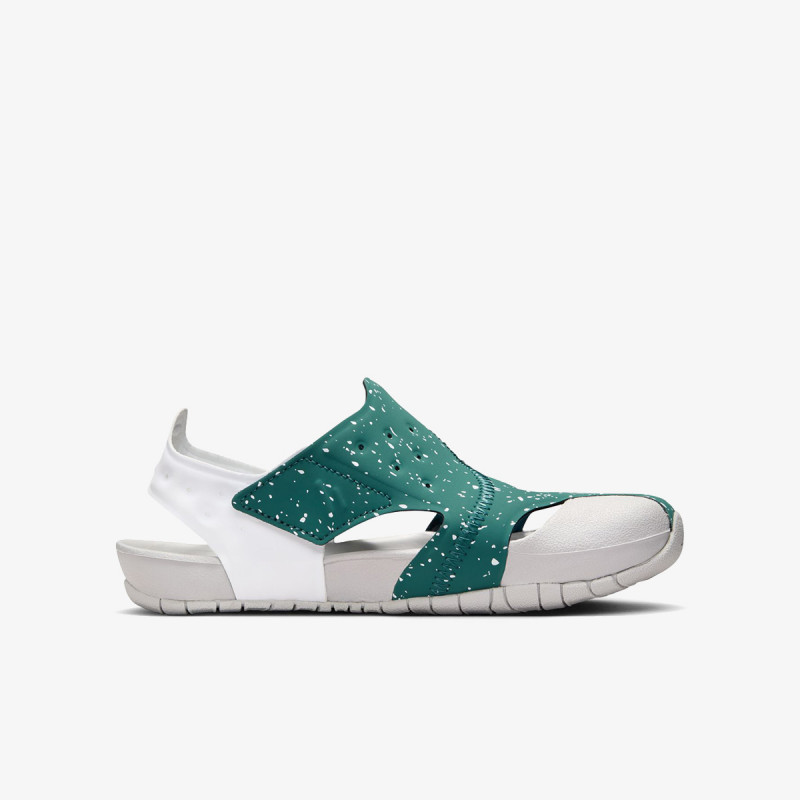 NIKE Jordan Flare 