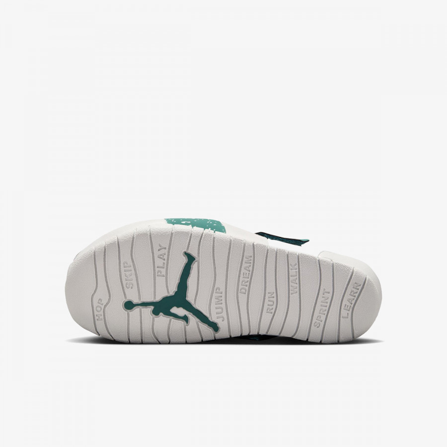 NIKE Jordan Flare 