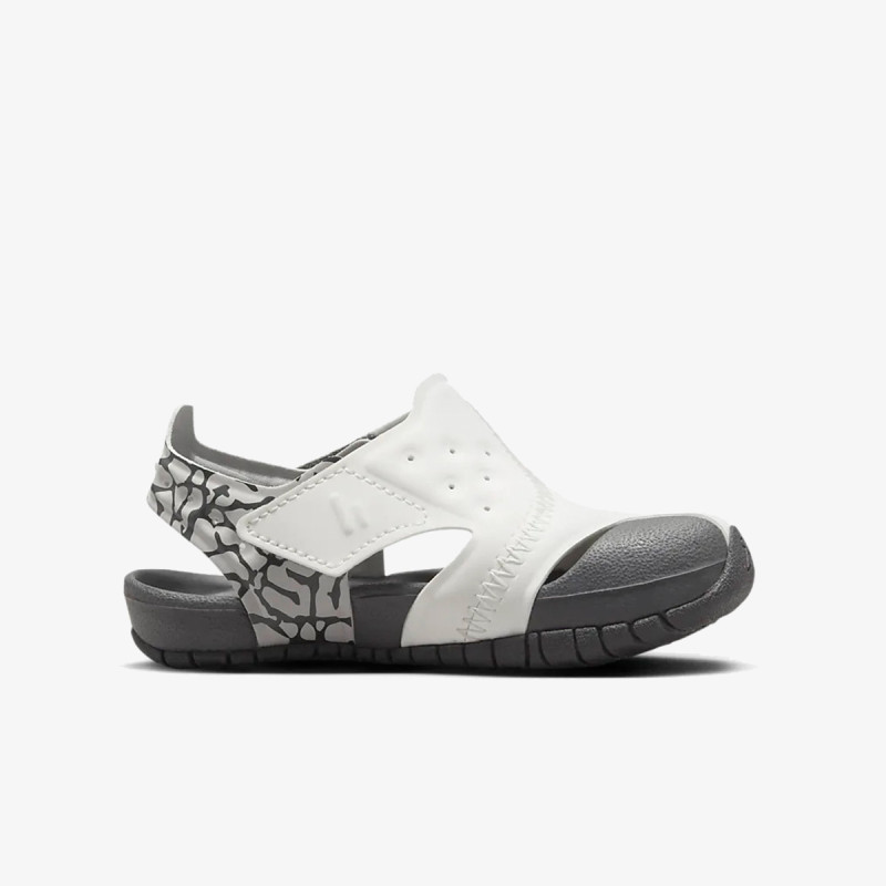 NIKE Jordan Flare 