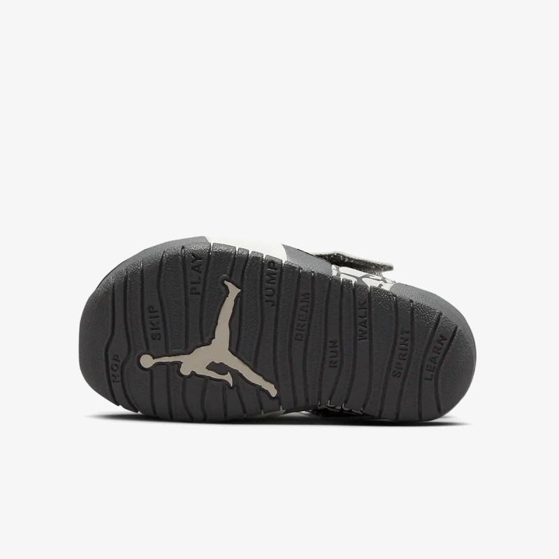 NIKE Jordan Flare 