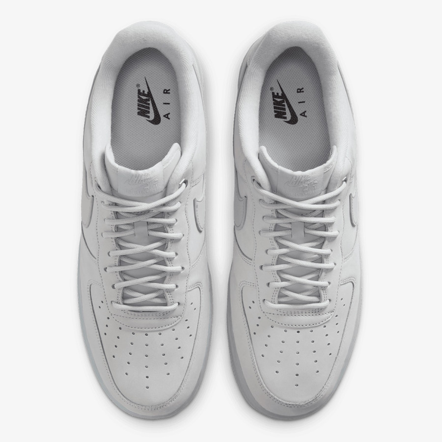 NIKE Air Force 1 '07