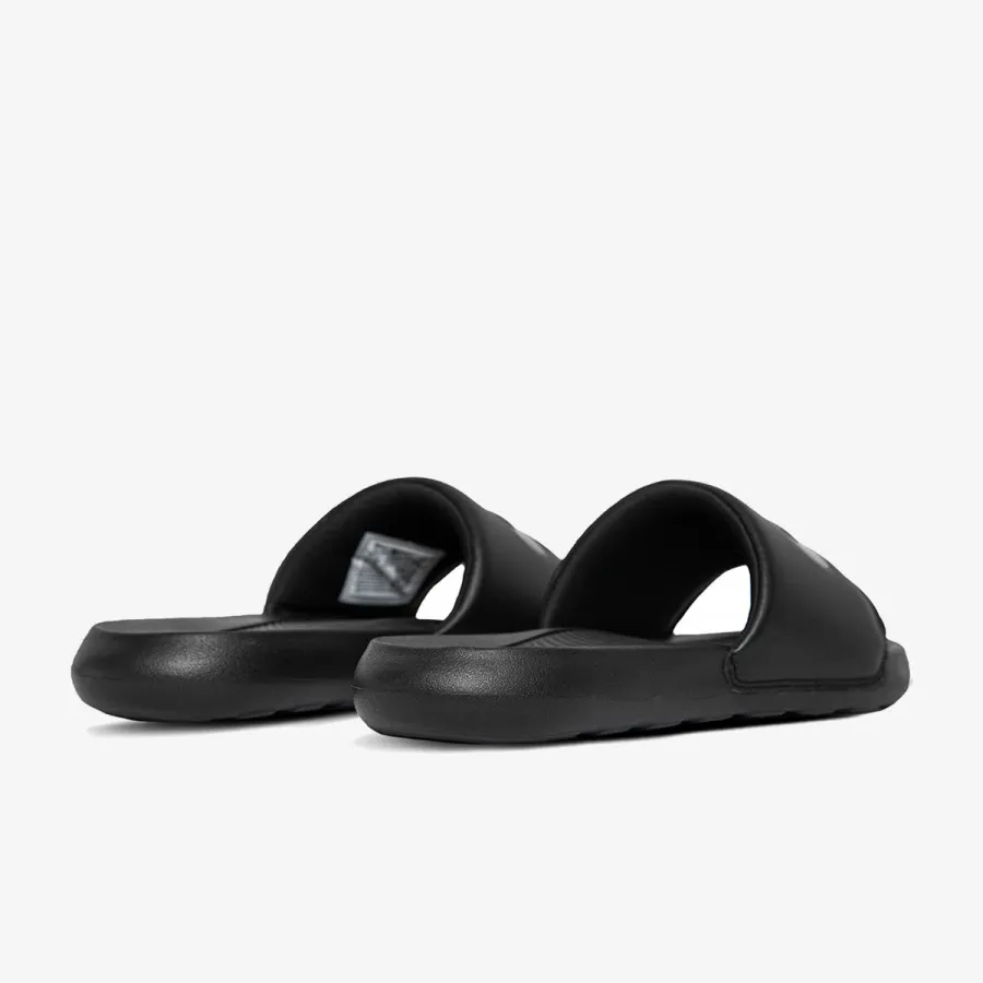 NIKE VICTORI ONE 