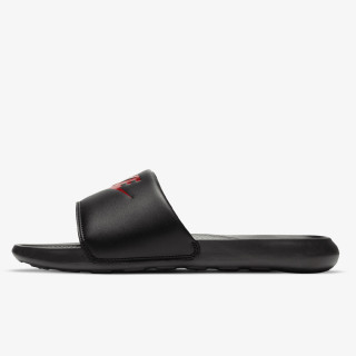 NIKE Victori One 