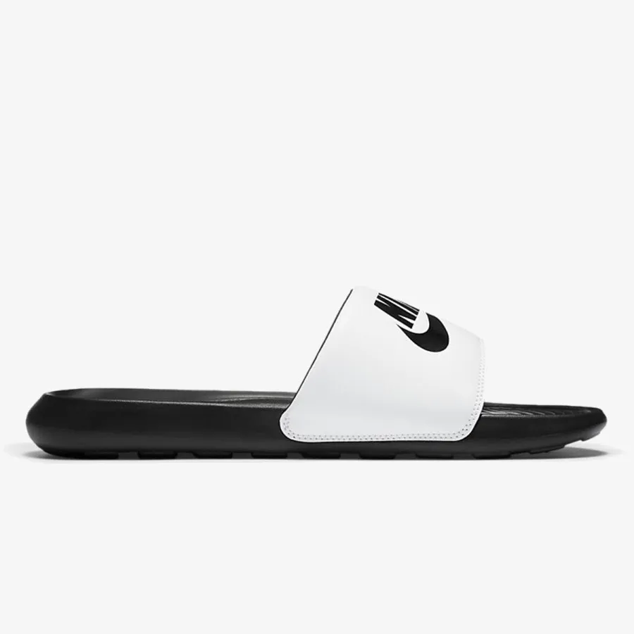 NIKE VICTORI ONE 