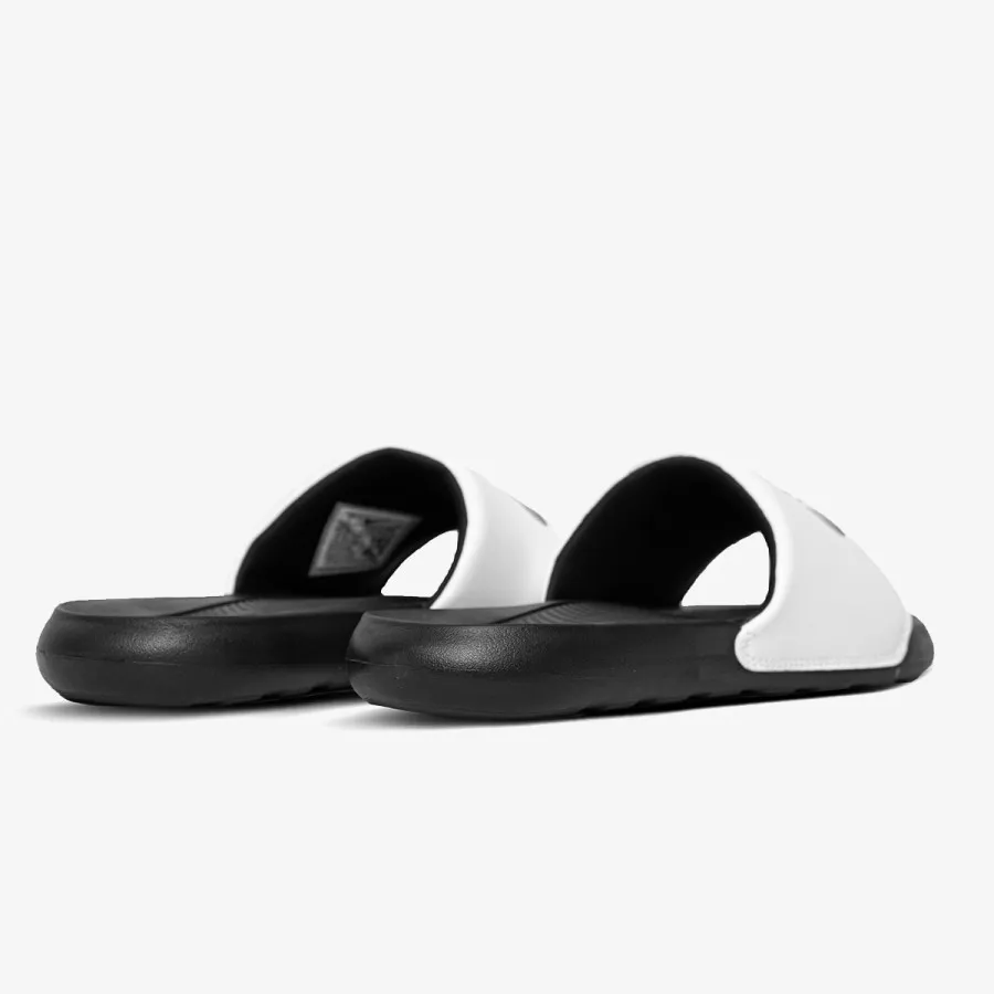 NIKE VICTORI ONE 