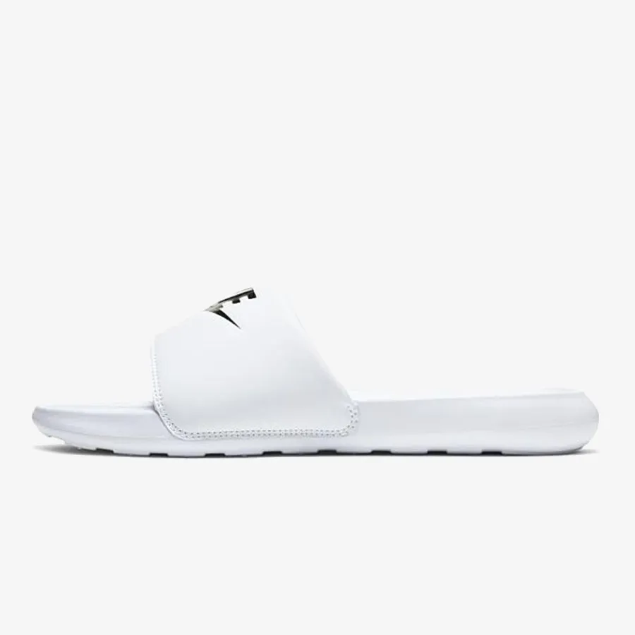 NIKE VICTORI ONE 