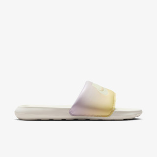 NIKE Victori One 