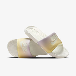 NIKE Victori One 