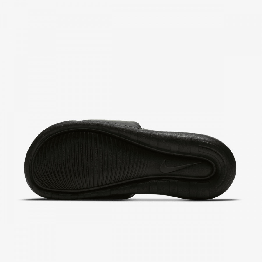 NIKE VICTORI ONE 