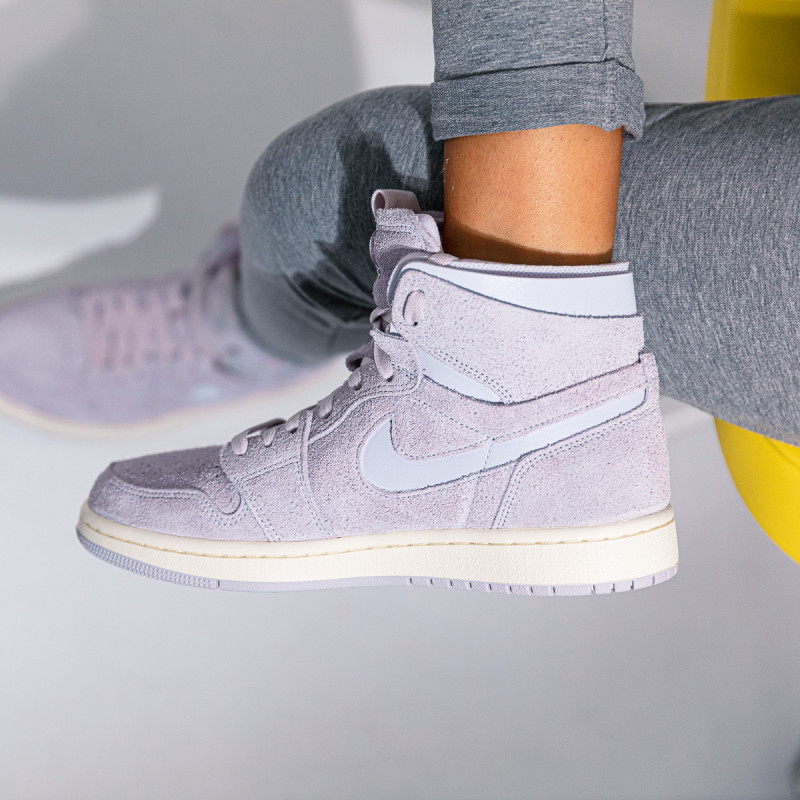 NIKE W AIR JORDAN 1 ZOOM AIR CMFT 