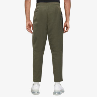 NIKE SPORTSWEAR TECH ESSENTIALS+ 