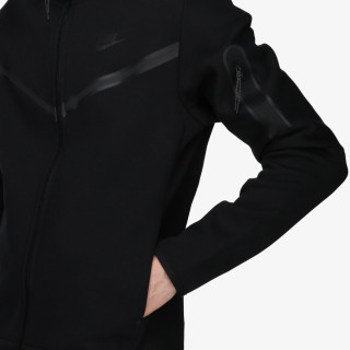 NIKE Sportswear Tech 