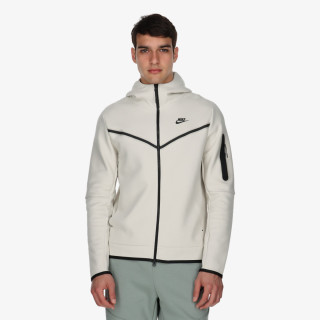 NIKE Sportswear Tech 