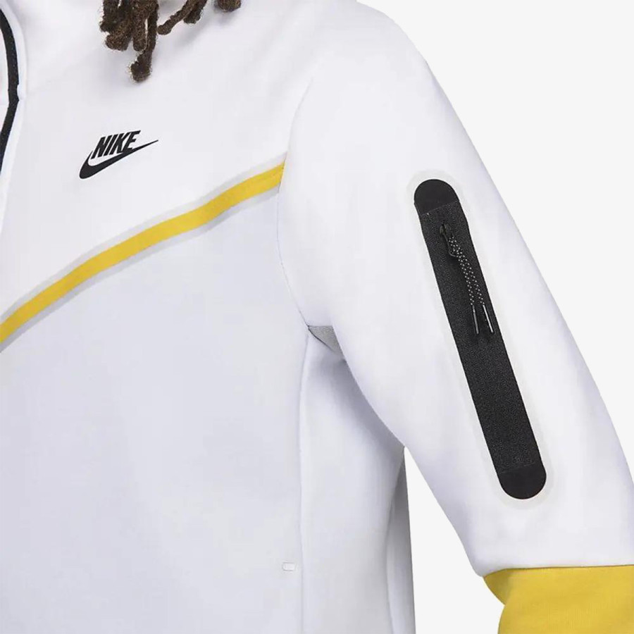 NIKE Sportswear Tech 