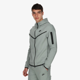 NIKE Sportswear Tech 