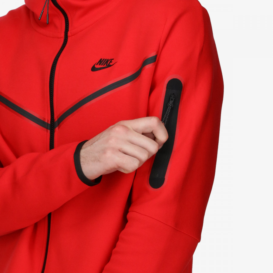 NIKE Sportswear Tech 