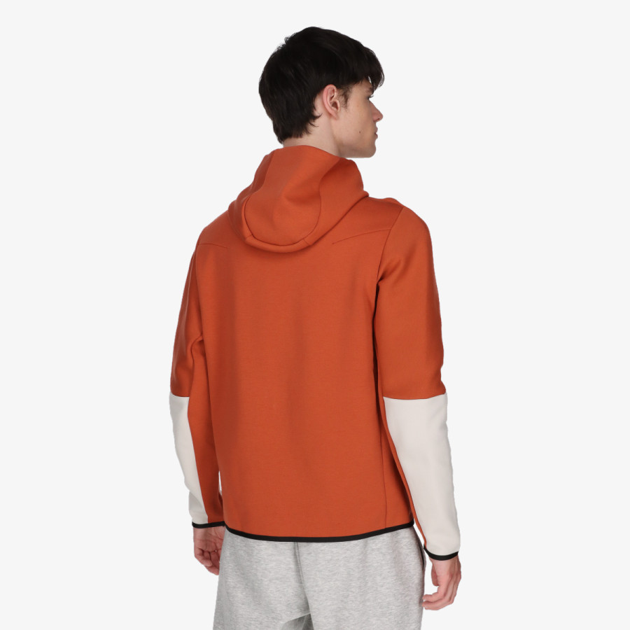 NIKE Sportswear Tech 
