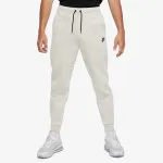 NIKE Sportswear Tech 