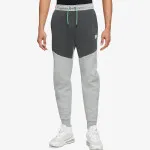 NIKE Sportswear Tech 