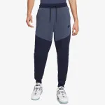 NIKE Sportswear Tech 