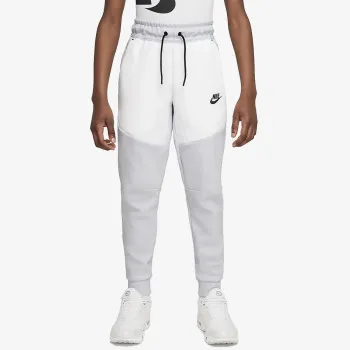 NIKE Sportswear Tech 