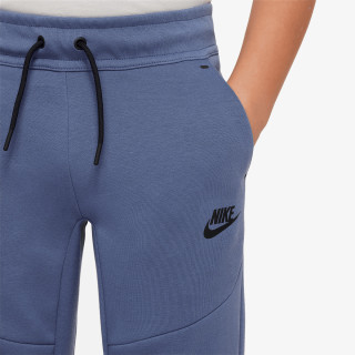 NIKE Sportswear Tech 