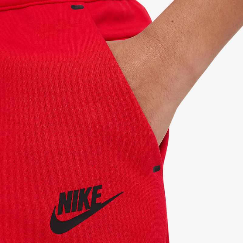 NIKE Sportswear Tech 